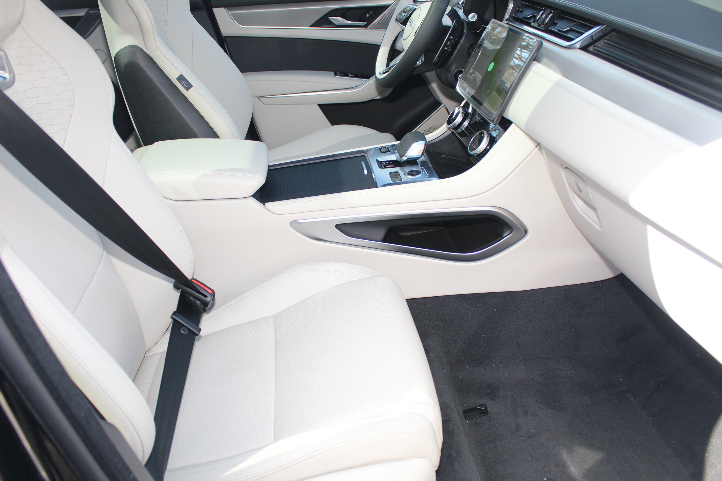 2026 Jaguar F-PACE P250 R-Dynamic S photo 3