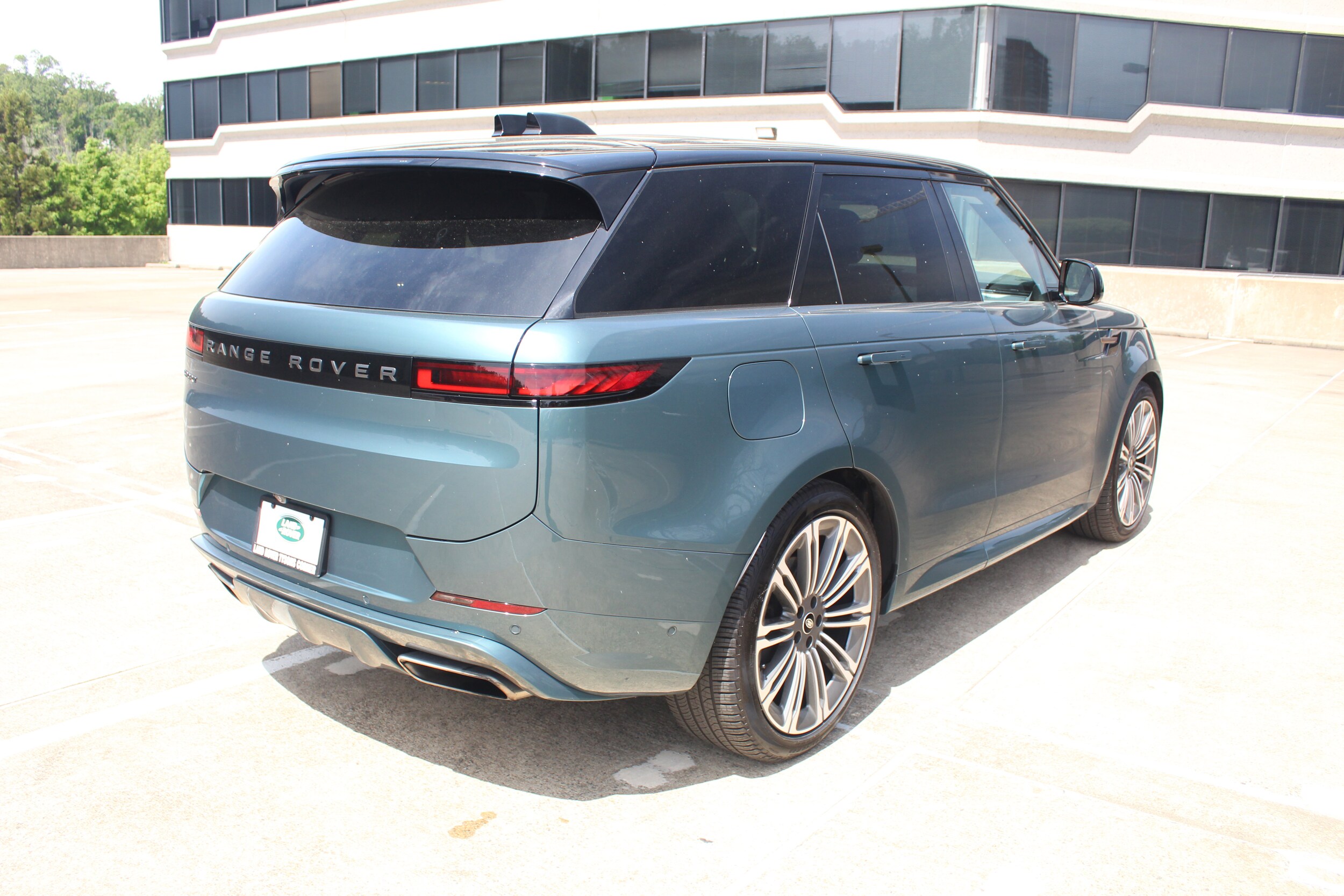 2024 Land Rover Range Rover Sport SE photo 2