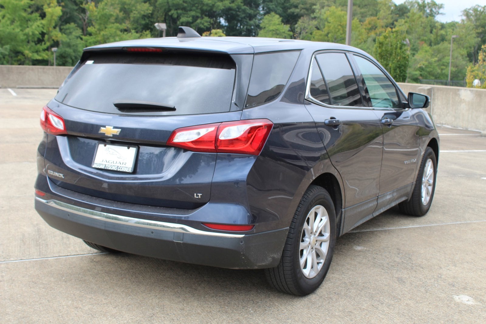 Used 2018 Chevrolet Equinox LT with VIN 3GNAXJEVXJS631043 for sale in Vienna, VA