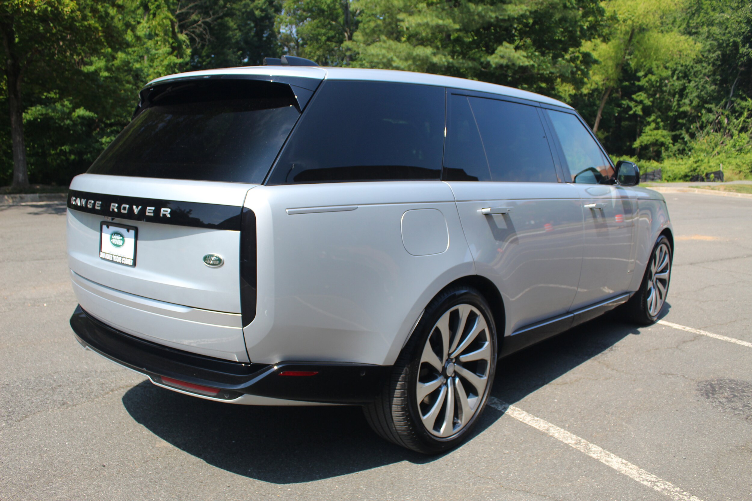 2023 Land Rover Range Rover Autobiography photo 2