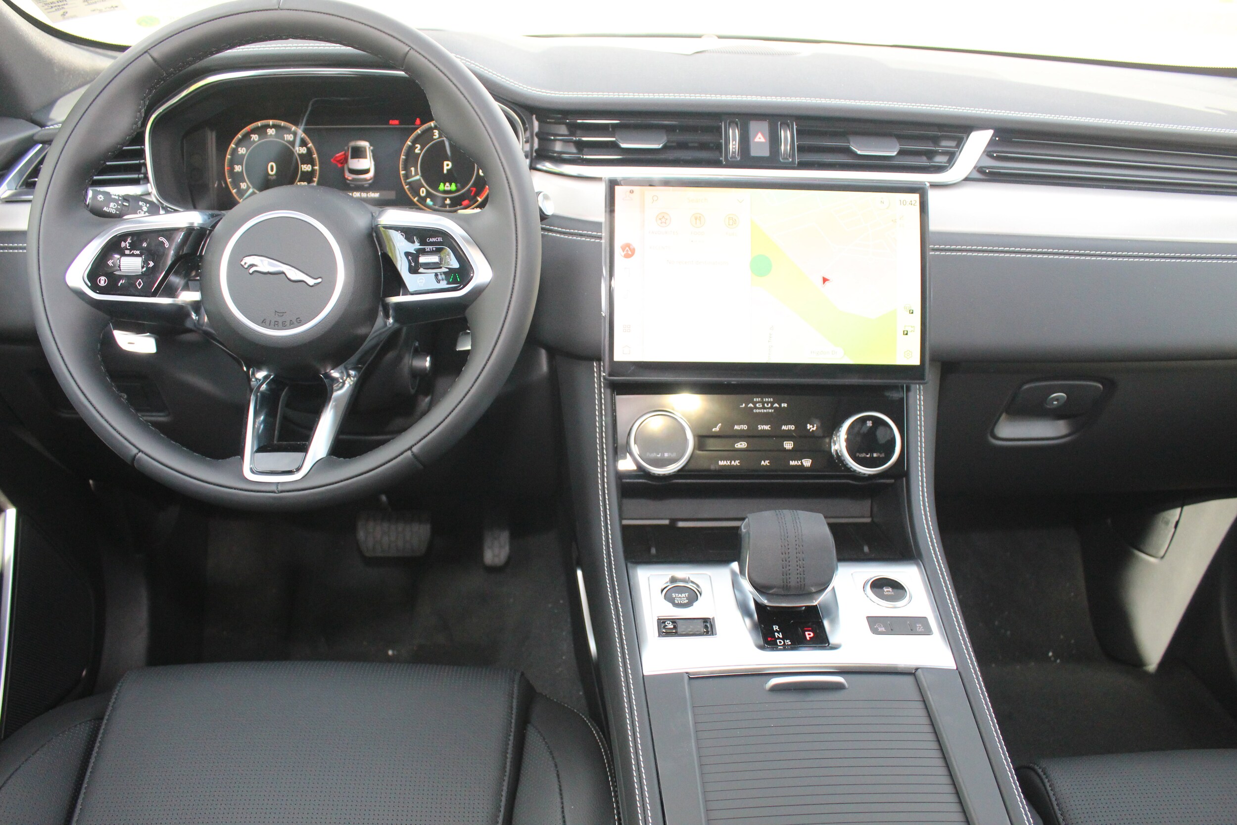2026 Jaguar F-PACE P250 R-Dynamic S photo 4