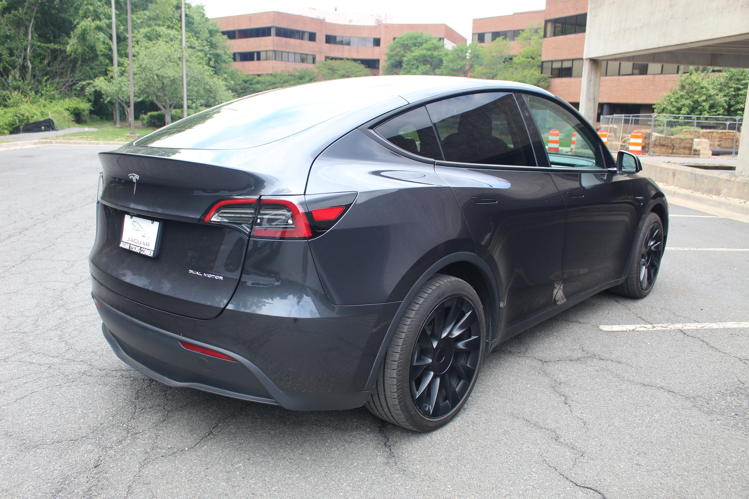 Used 2024 Tesla Model Y Long Range with VIN 7SAYGAEE0RF181479 for sale in Vienna, VA