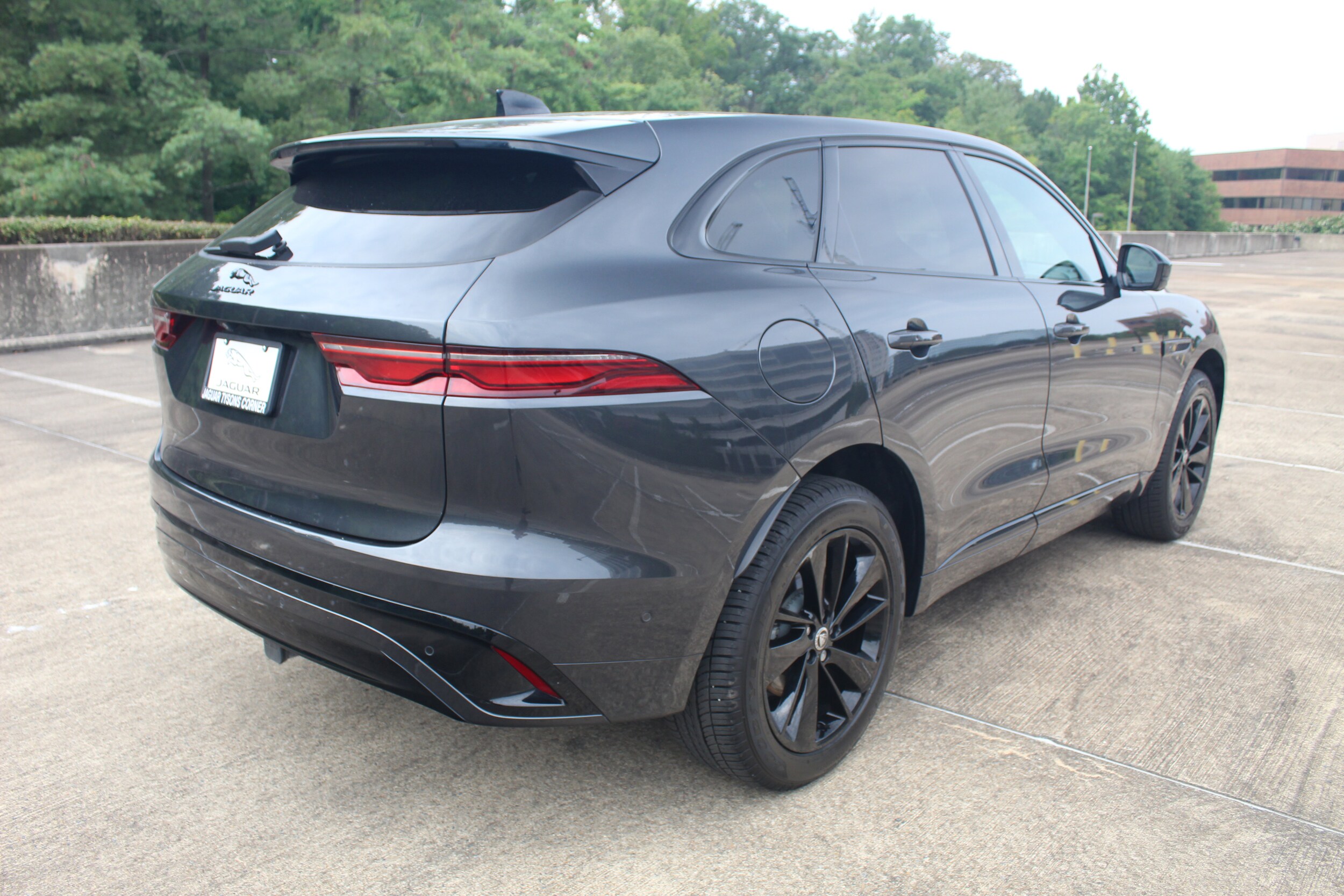 2025 Jaguar F-PACE P250 R-Dynamic S photo 2