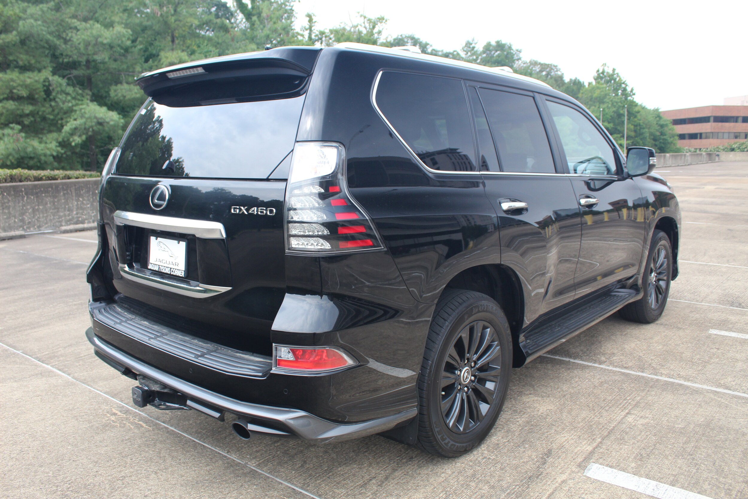 2023 Lexus GX 460 Luxury photo 2