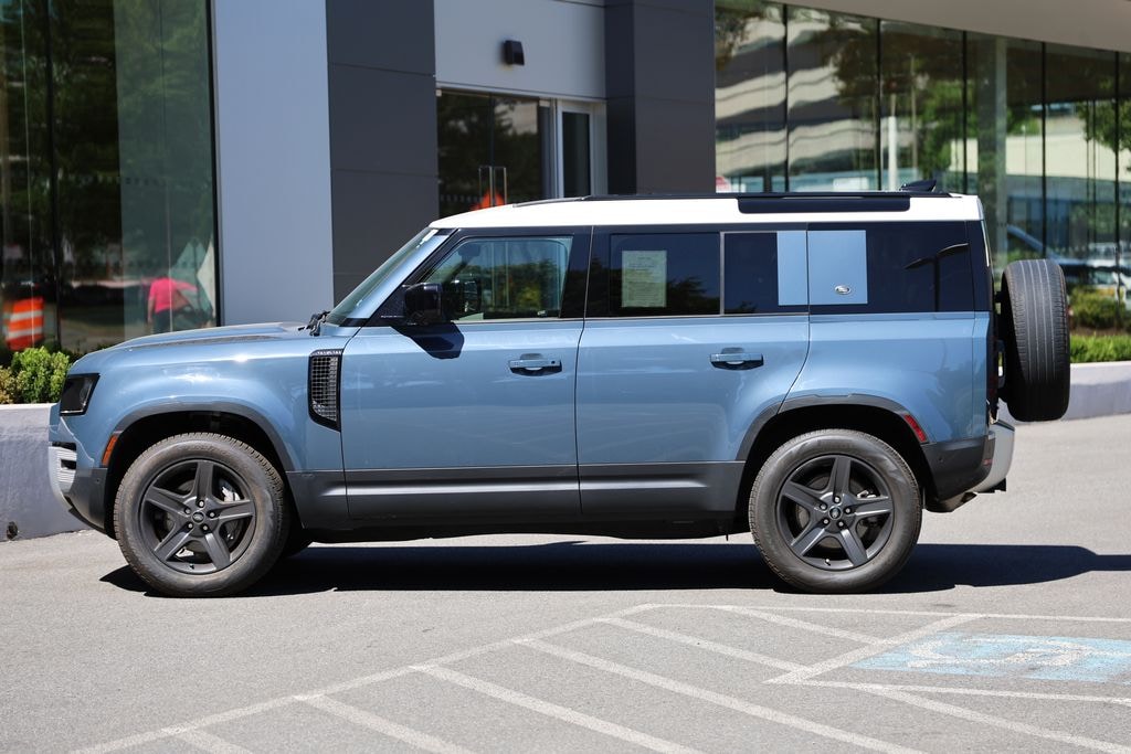 Used 2022 Land Rover Defender SE SUV