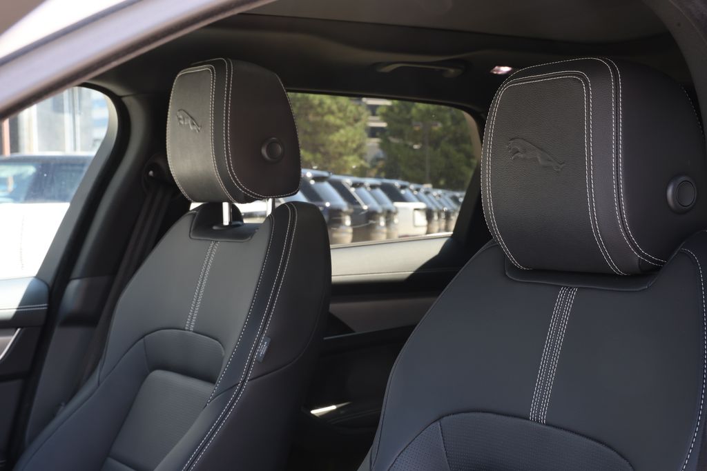2026 Jaguar F-Pace R-Dynamic S - Photo 11