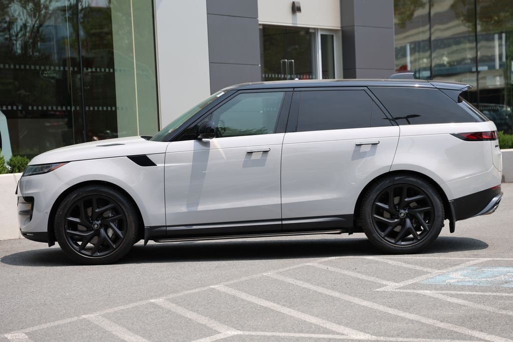 Used 2024 Land Rover Range Rover Sport SE SUV