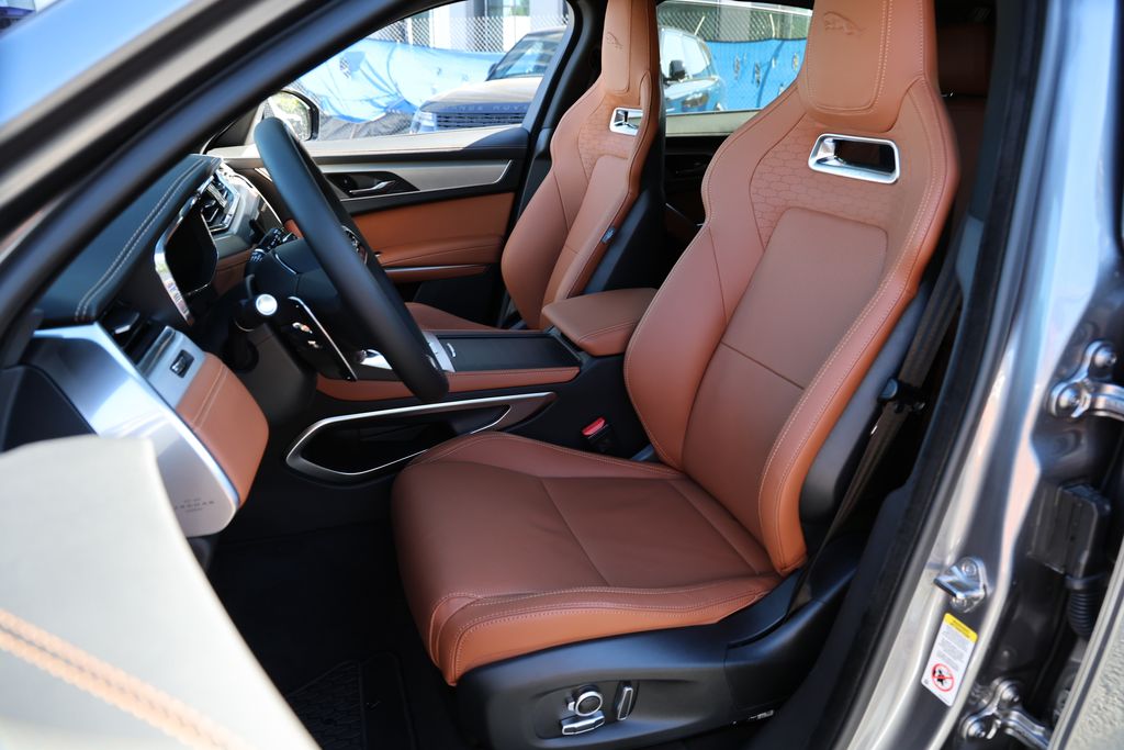 2026 Jaguar F-Pace R-Dynamic S - Photo 17