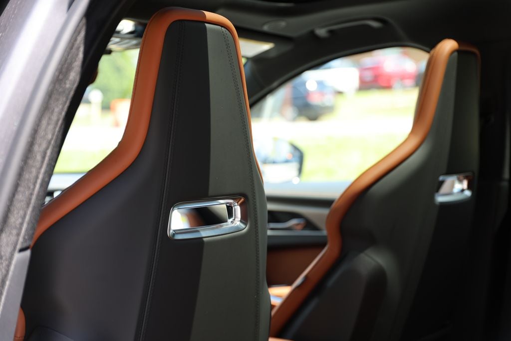2026 Jaguar F-Pace R-Dynamic S - Photo 14