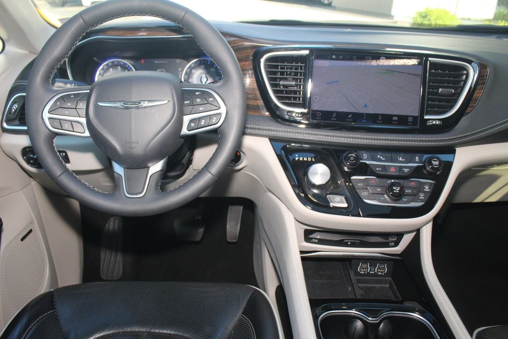 Used 2023 Chrysler Pacifica Limited Van Passenger Van