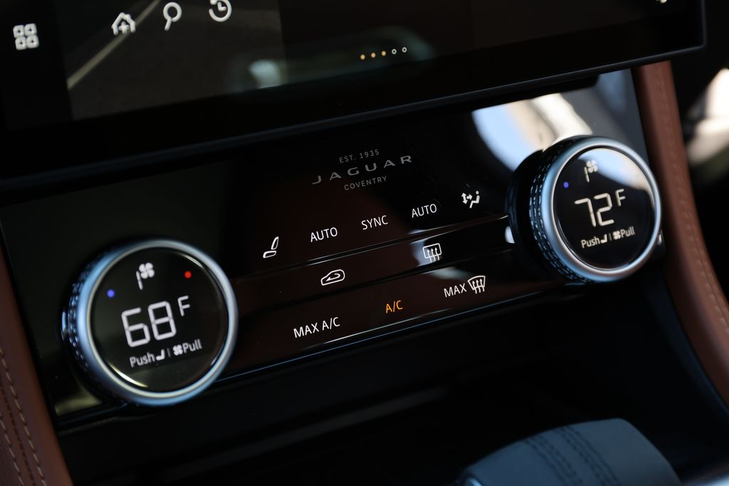 2026 Jaguar F-Pace R-Dynamic S - Photo 26