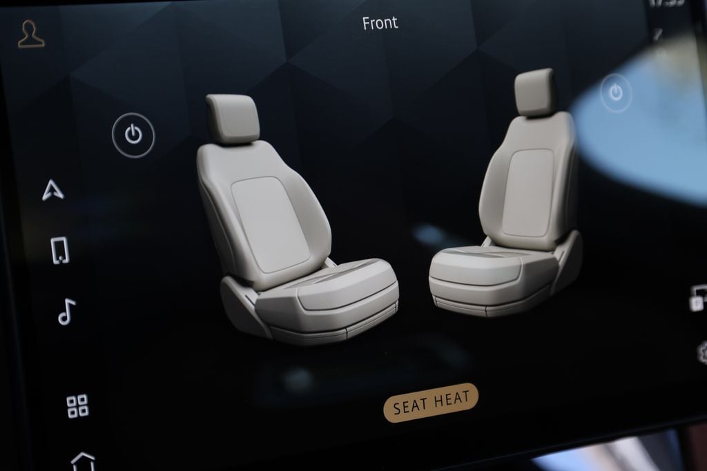 2026 Jaguar F-Pace R-Dynamic S - Photo 30