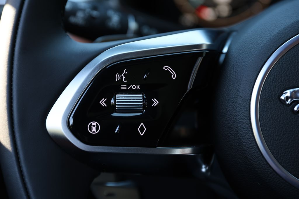 2026 Jaguar F-Pace R-Dynamic S - Photo 22