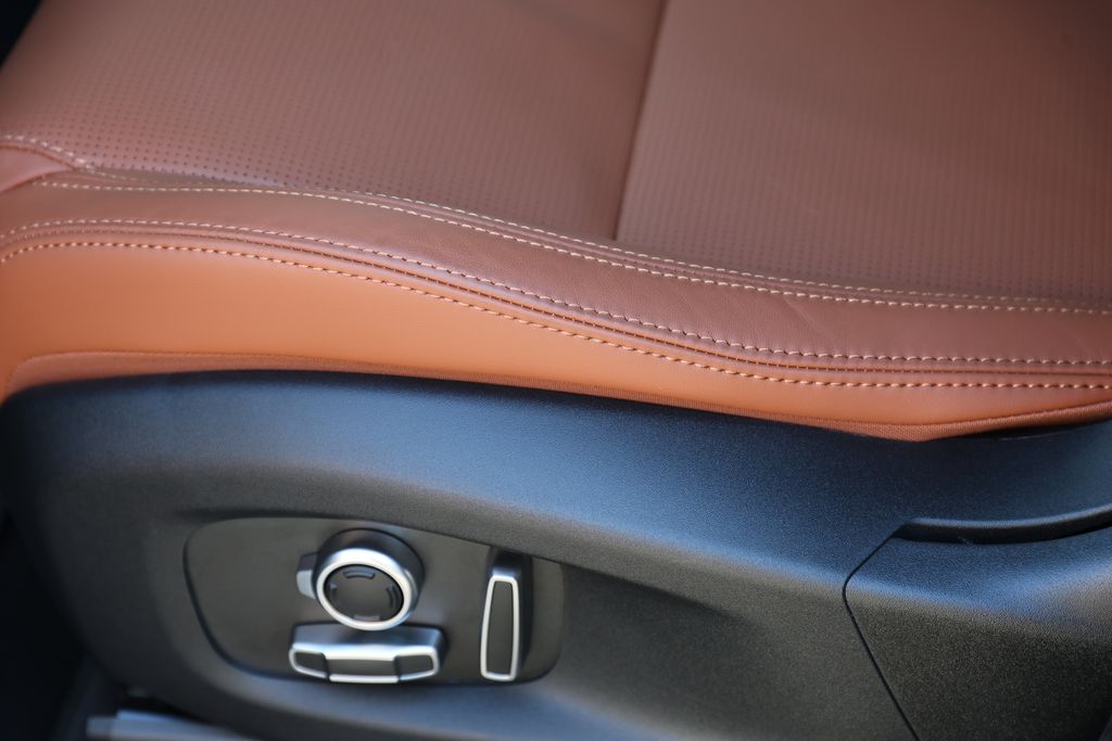 2026 Jaguar F-Pace R-Dynamic S - Photo 18