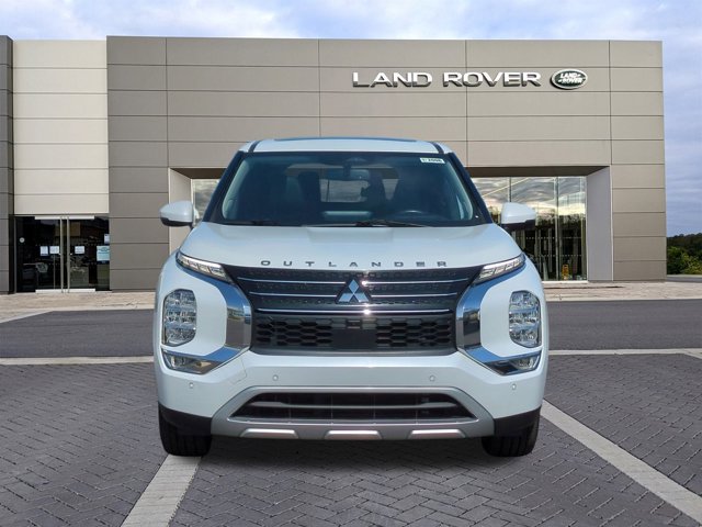 2022 Mitsubishi Outlander Black Edition photo 2