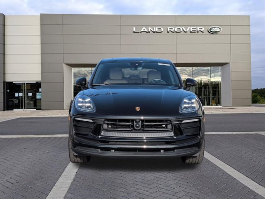 Used 2024 Porsche Macan Base Sport Utility