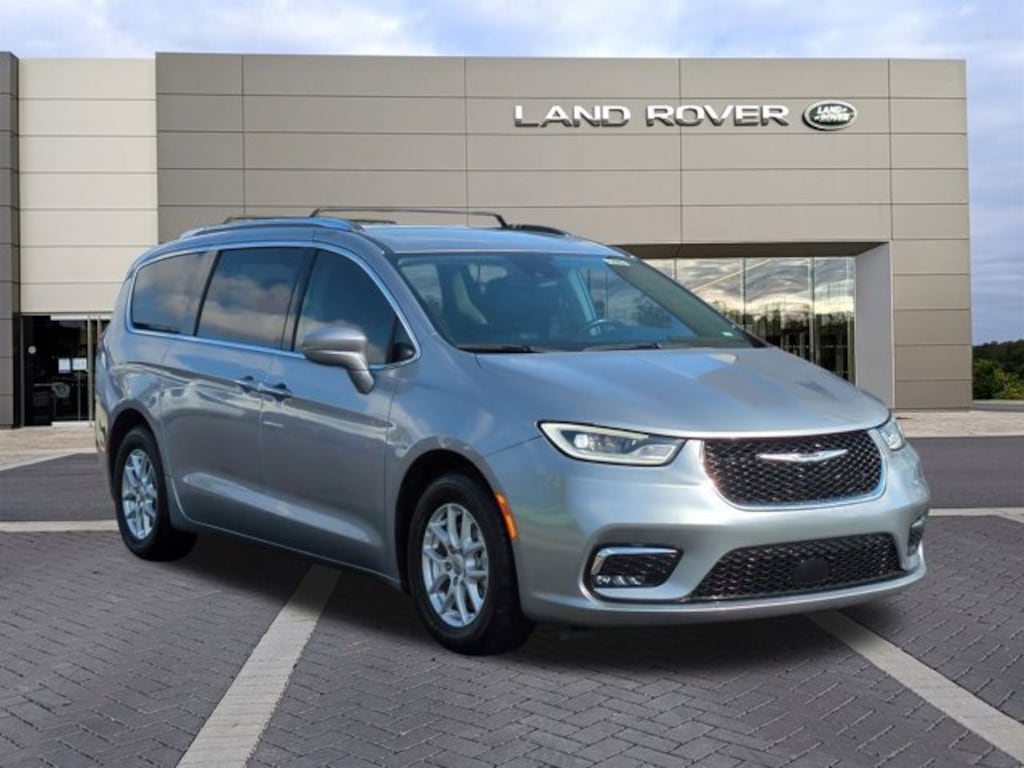 Used 2021 Chrysler Pacifica Touring L Mini-van Passenger