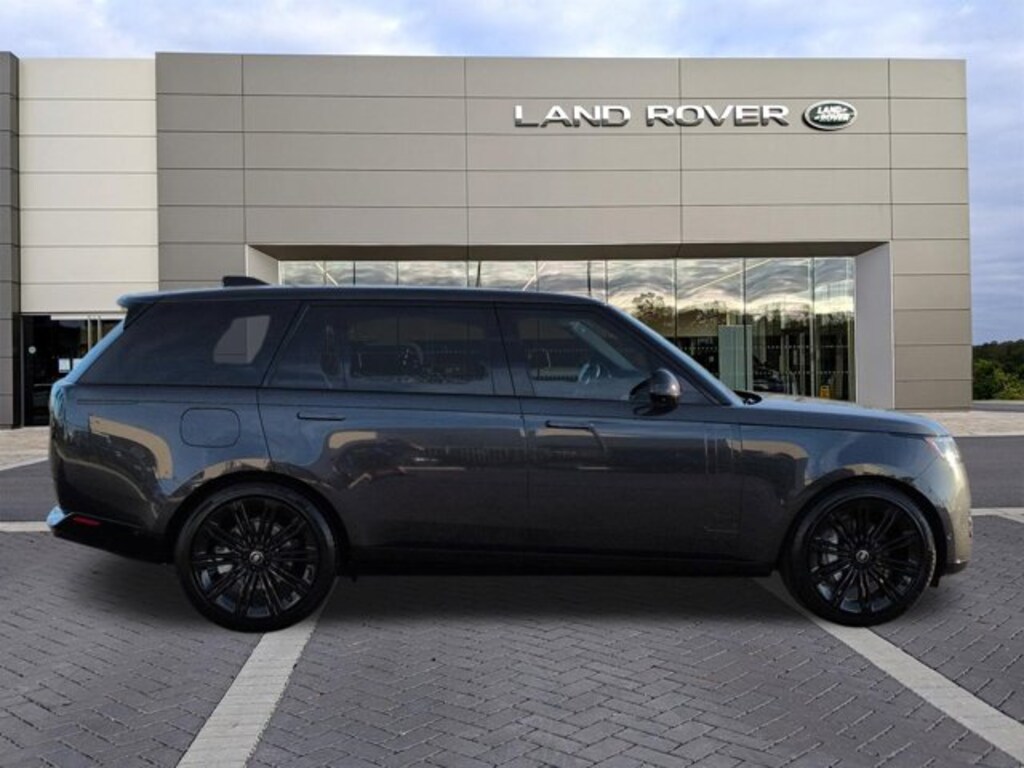 Used 2025 Land Rover Range Rover SE Sport Utility