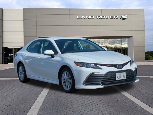 2022 Toyota Camry LE photo 3