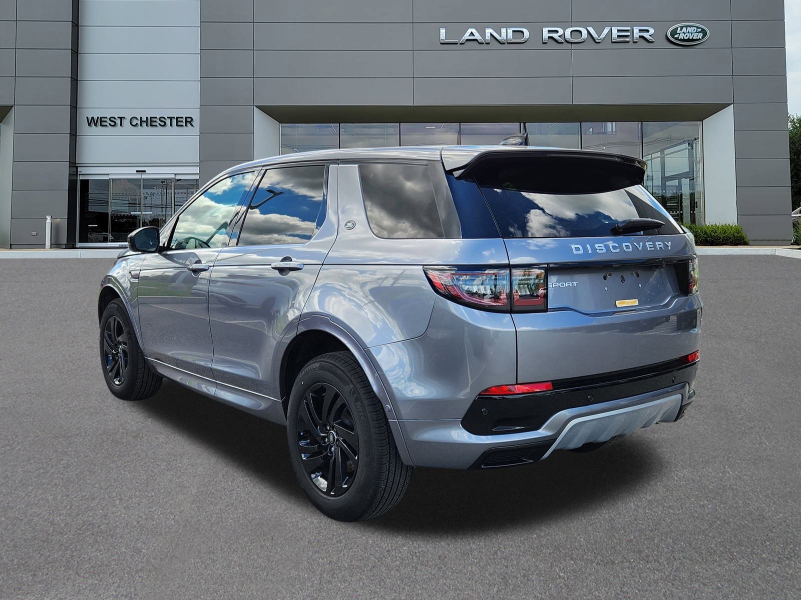2024 Land Rover Discovery Sport S photo 3