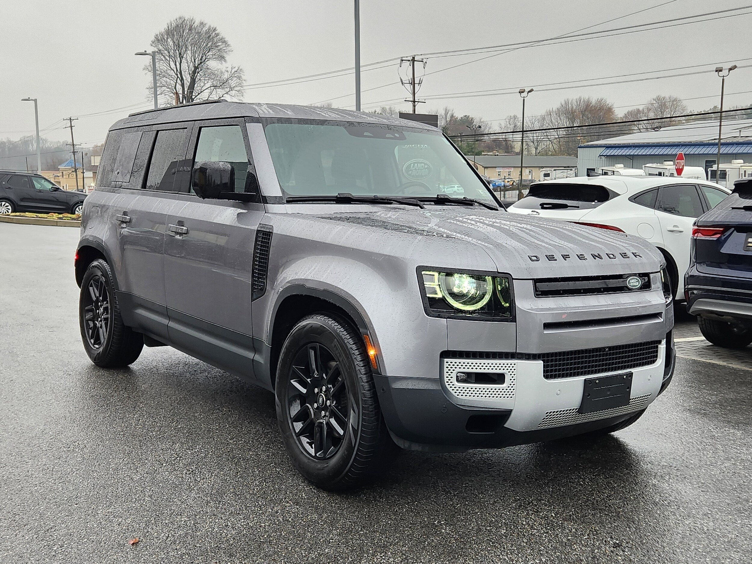 2024 Land Rover Defender 110 S photo 2