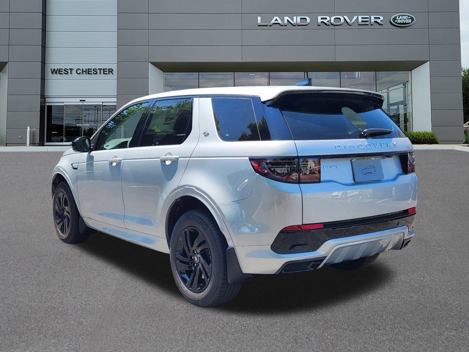 2024 Land Rover Discovery Sport S photo 3