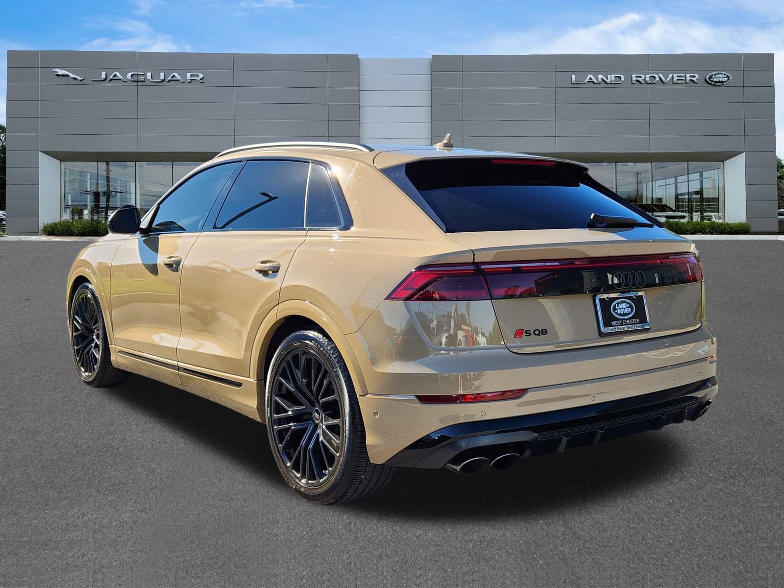 2024 Audi SQ8 Premium Plus photo 2