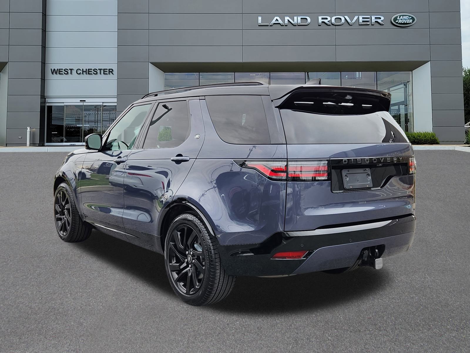 2025 Land Rover Discovery P300 Dynamic SE photo 2