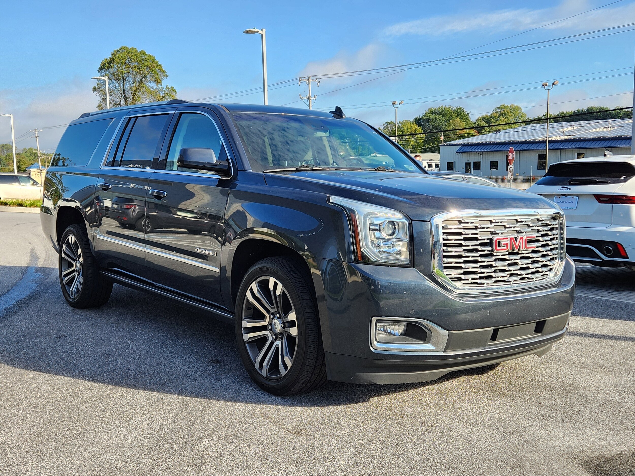 2020 Gmc Yukon XL Denali photo 2