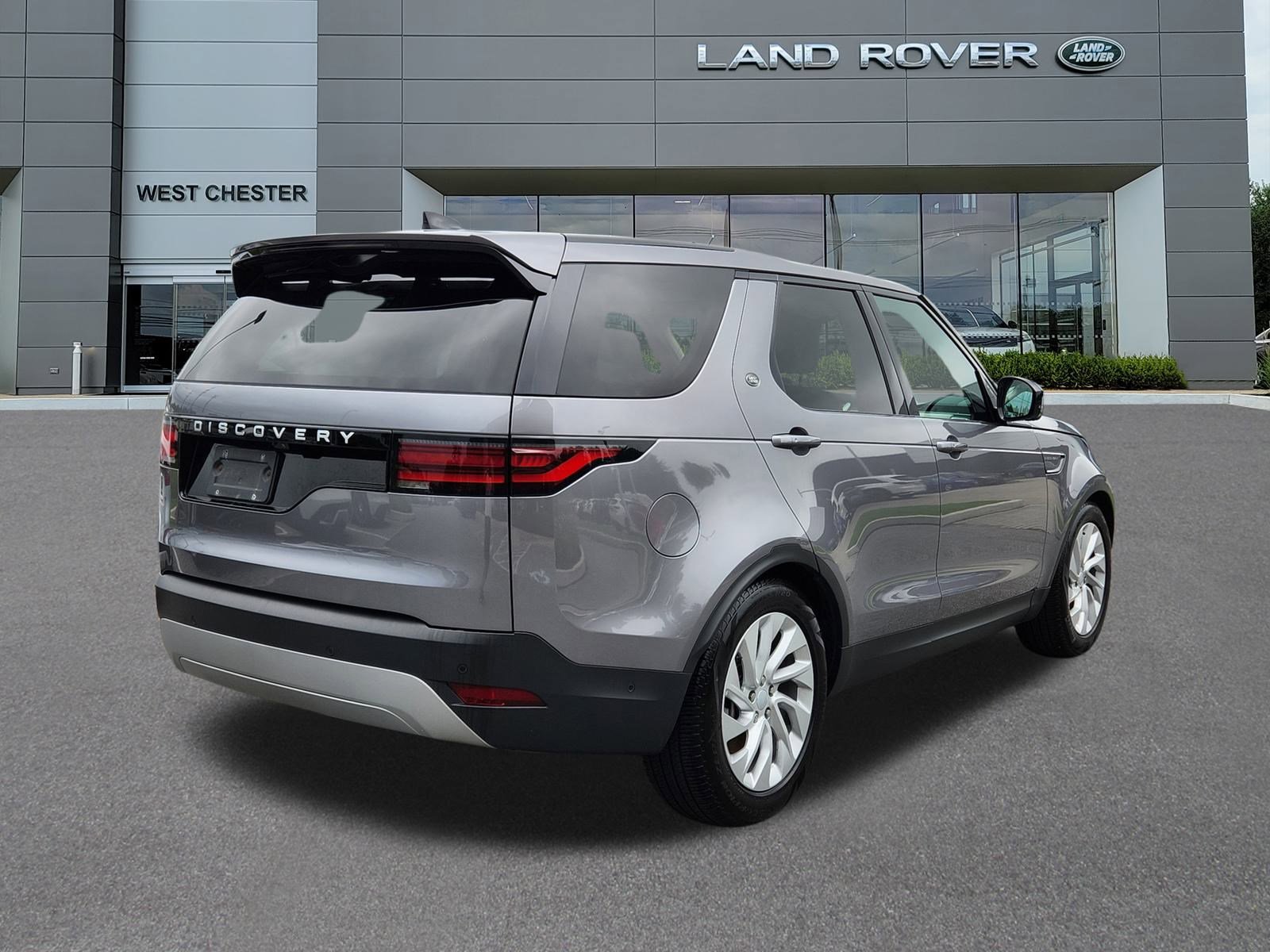 2024 Land Rover Discovery S photo 4