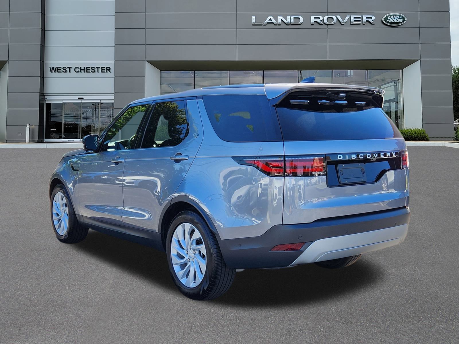 2025 Land Rover Discovery P300 S photo 3