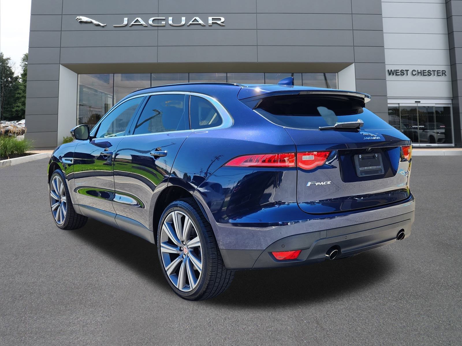 2018 Jaguar F-PACE Prestige photo 3