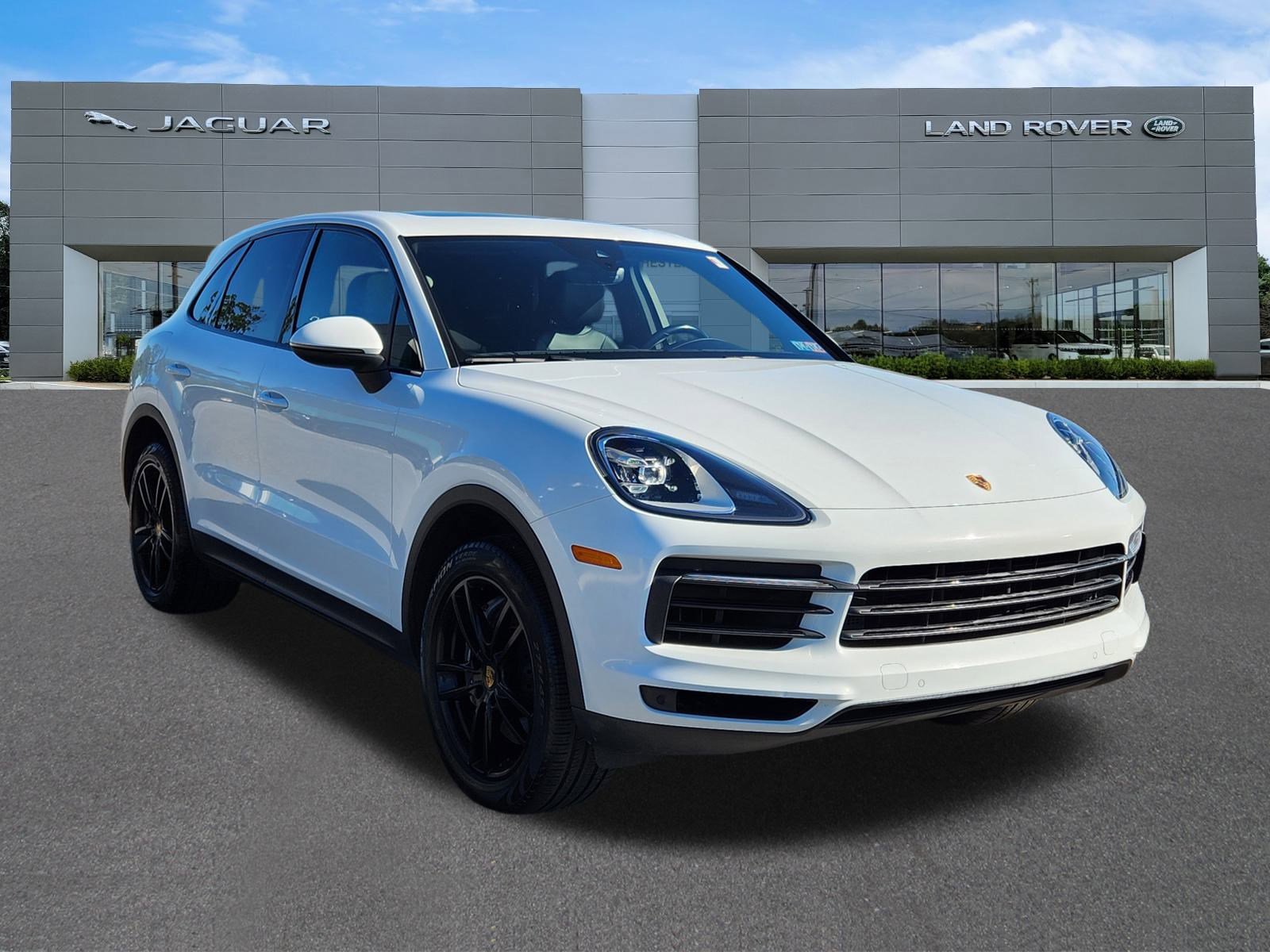 2021 Porsche Cayenne Base photo 2