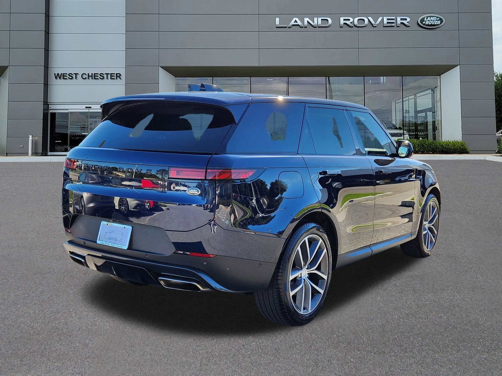 2023 Land Rover Range Rover Sport SE photo 3