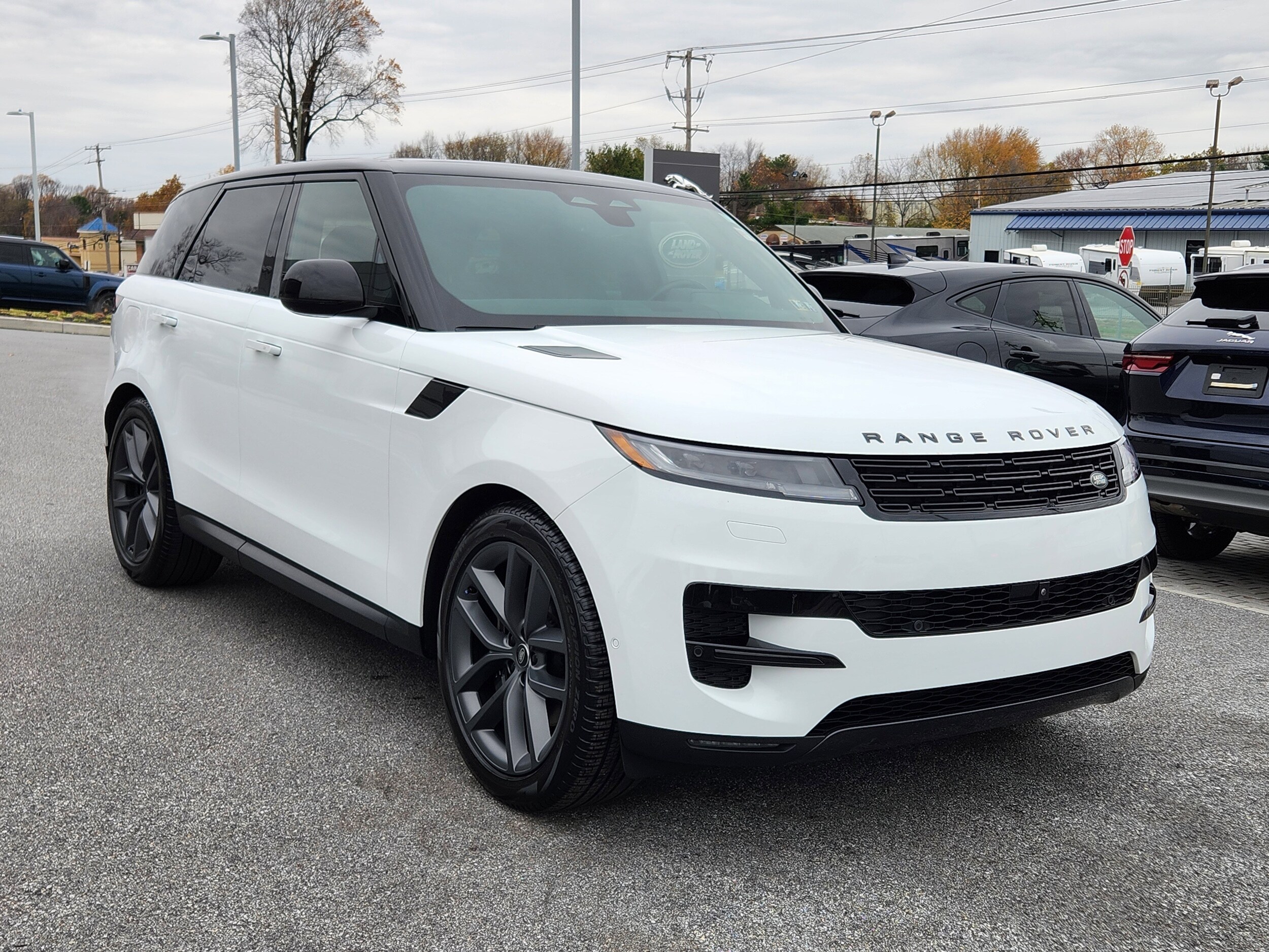 2024 Land Rover Range Rover Sport SE photo 2