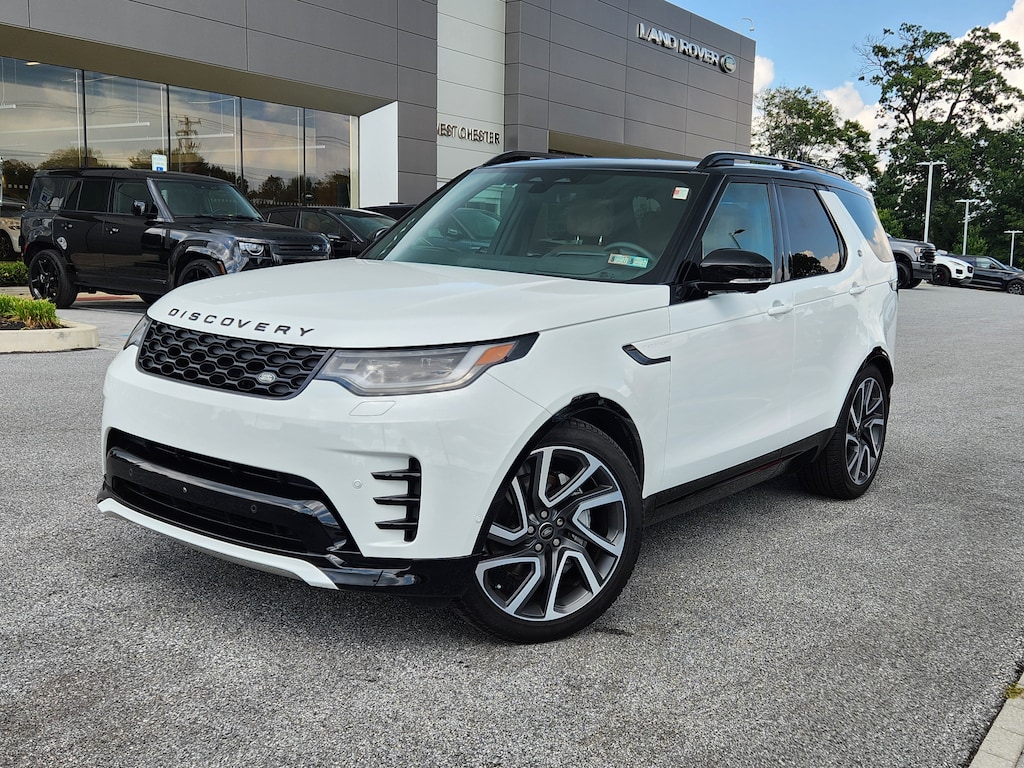 Certified 2024 Land Rover Discovery P300 Dynamic SE SUV