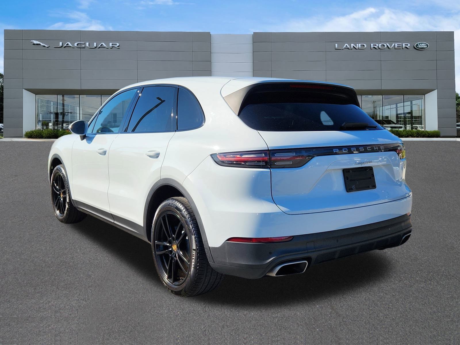 2021 Porsche Cayenne Base photo 3