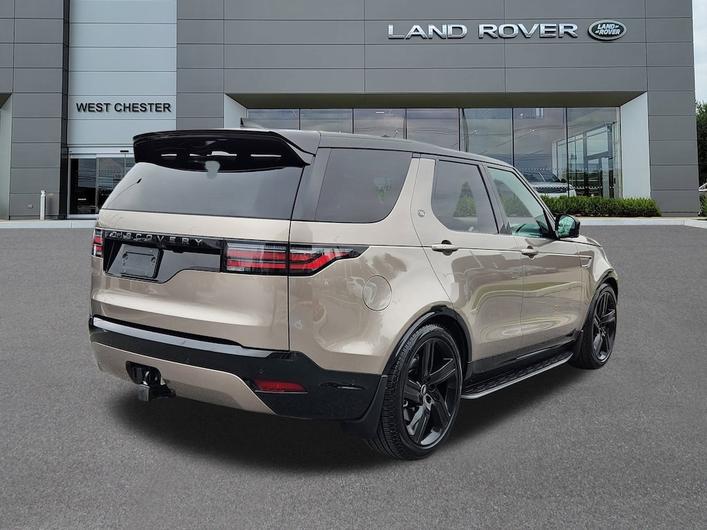 Used 2024 Land Rover Discovery P360 Dynamic SE SUV