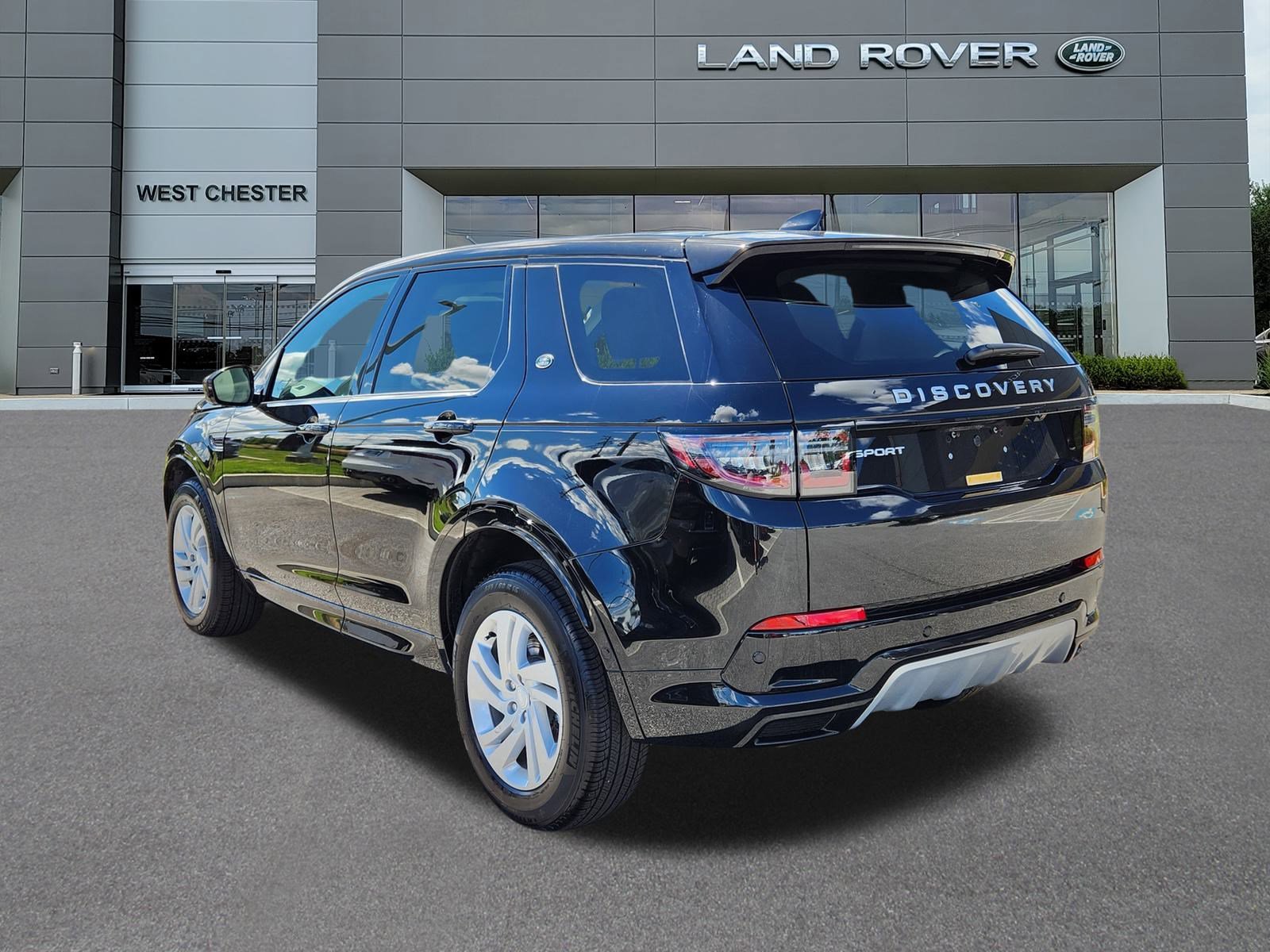 2025 Land Rover Discovery Sport S photo 2