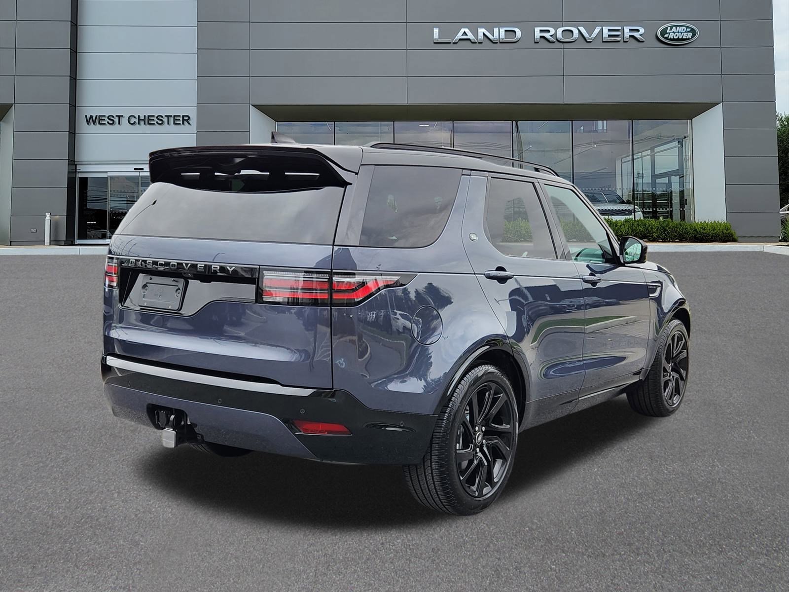 2025 Land Rover Discovery P300 Dynamic SE photo 3