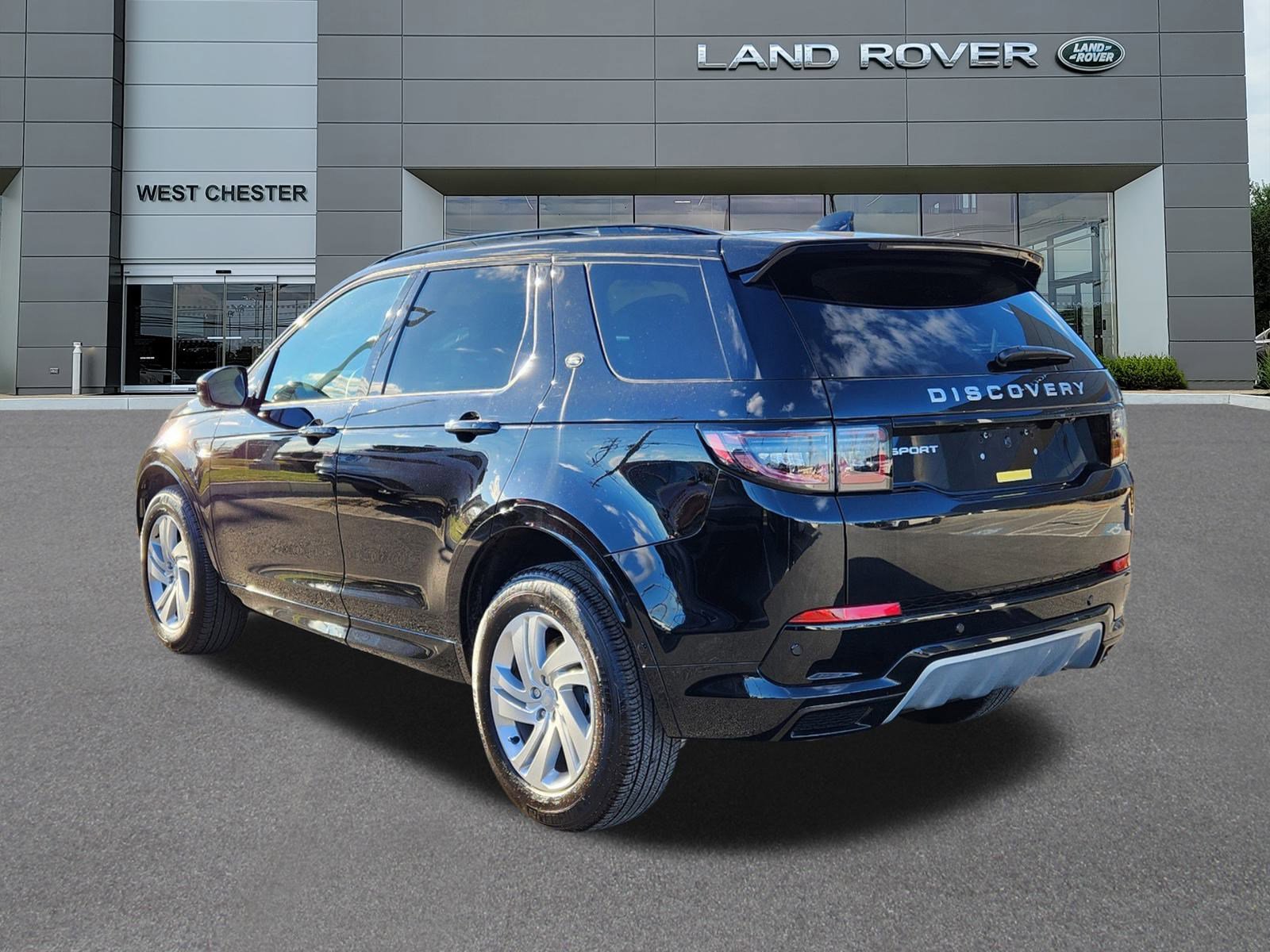 2024 Land Rover Discovery Sport S photo 3