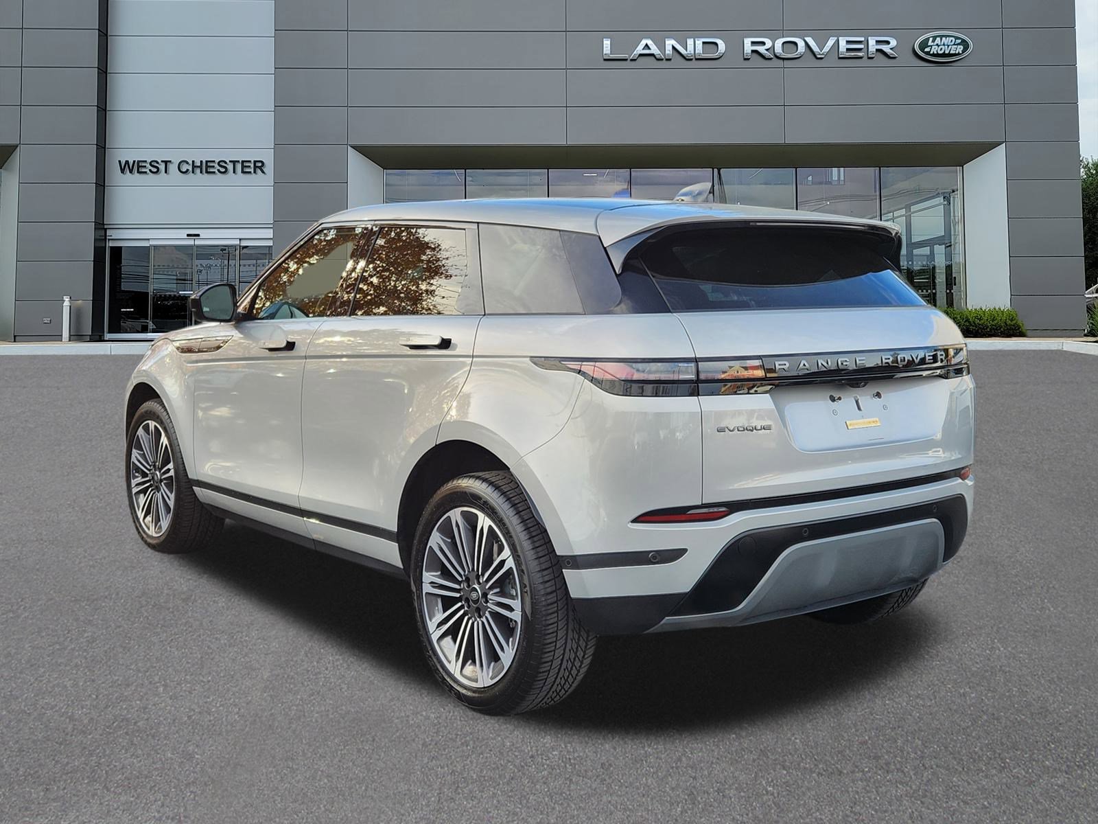 2025 Land Rover Range Rover Evoque S photo 3