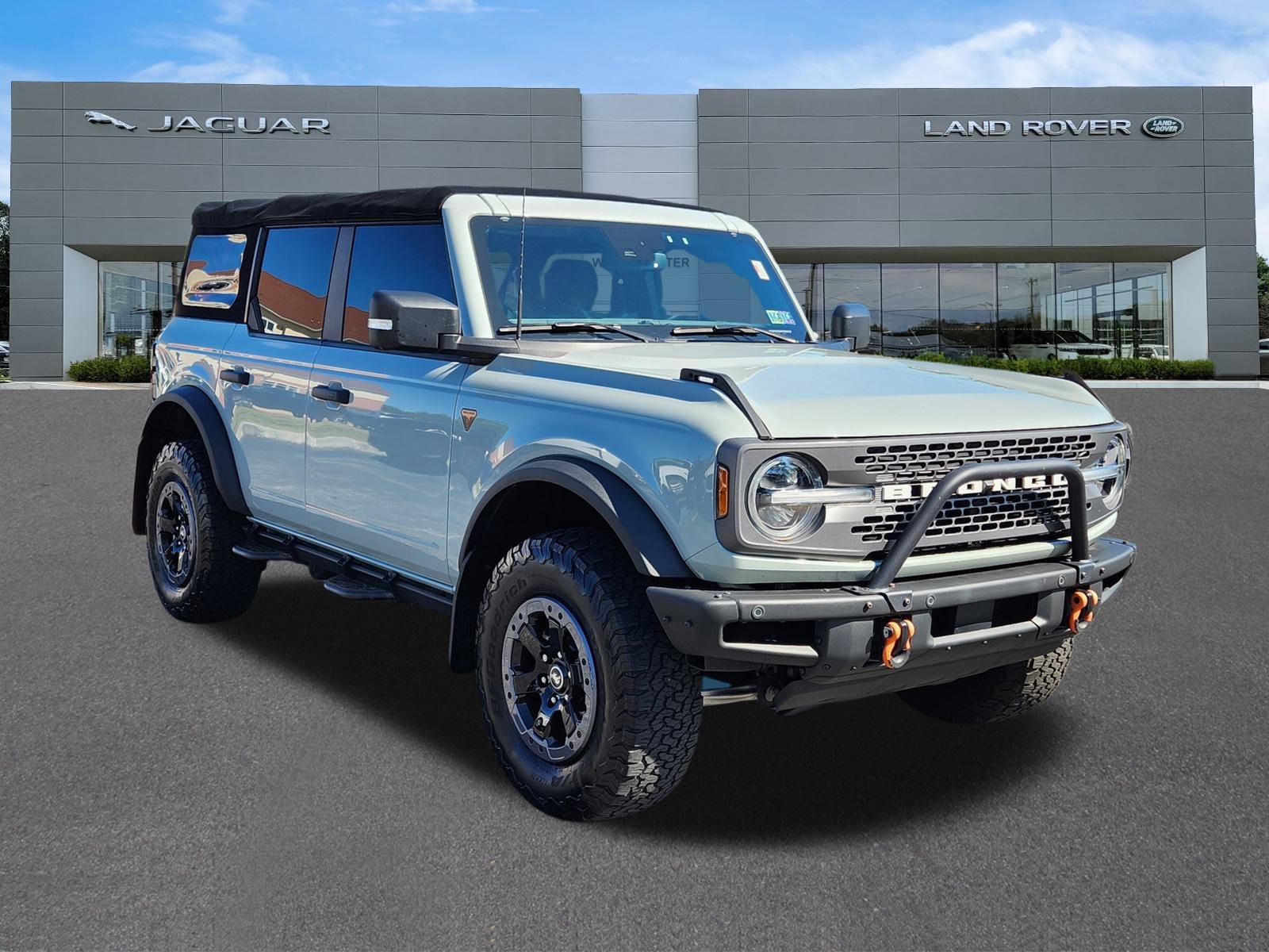 2022 Ford Bronco Badlands photo 2