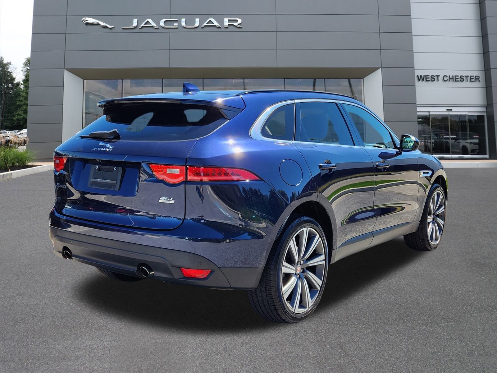 2018 Jaguar F-PACE Prestige photo 4
