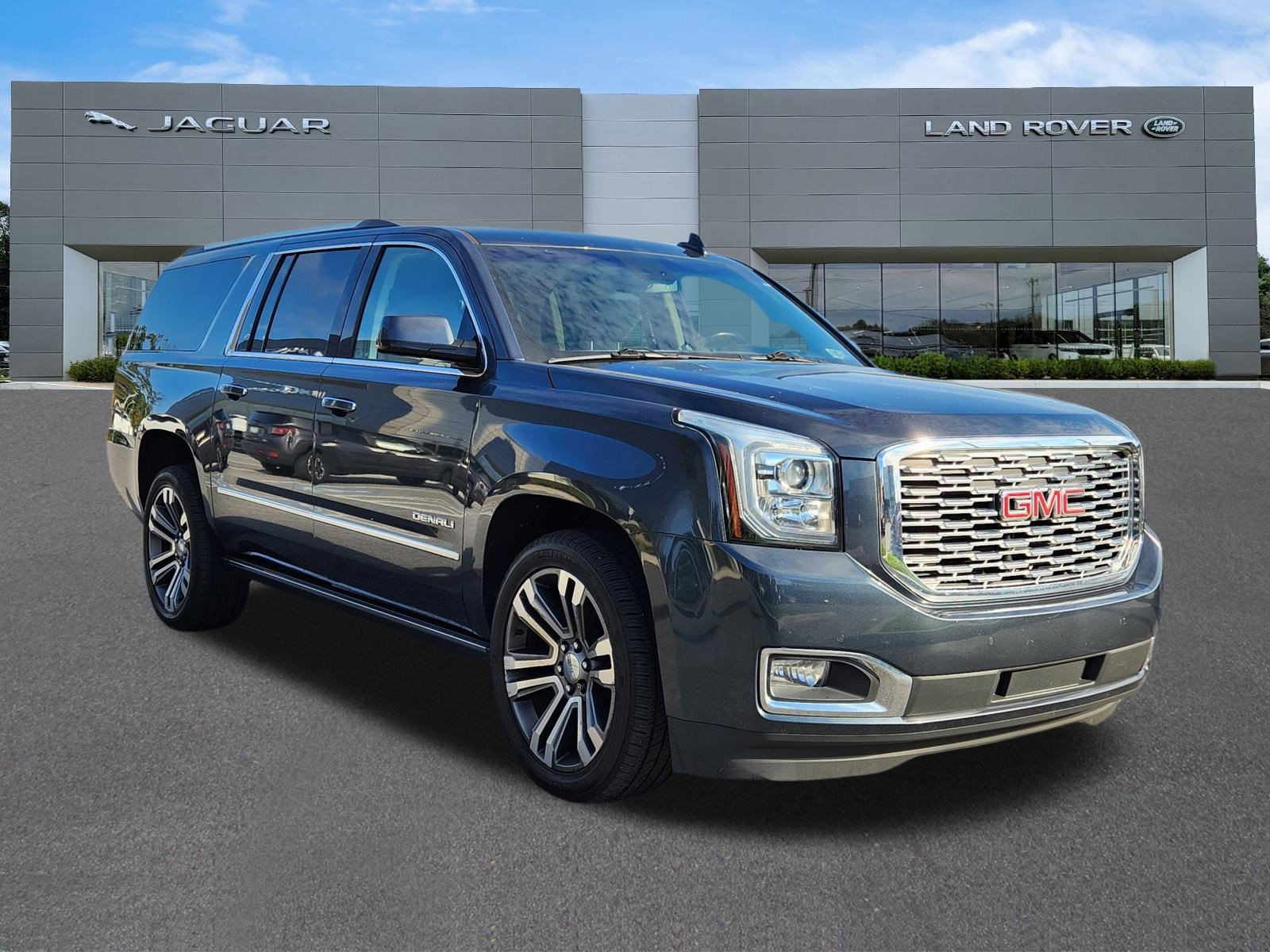 2020 Gmc Yukon XL Denali photo 2