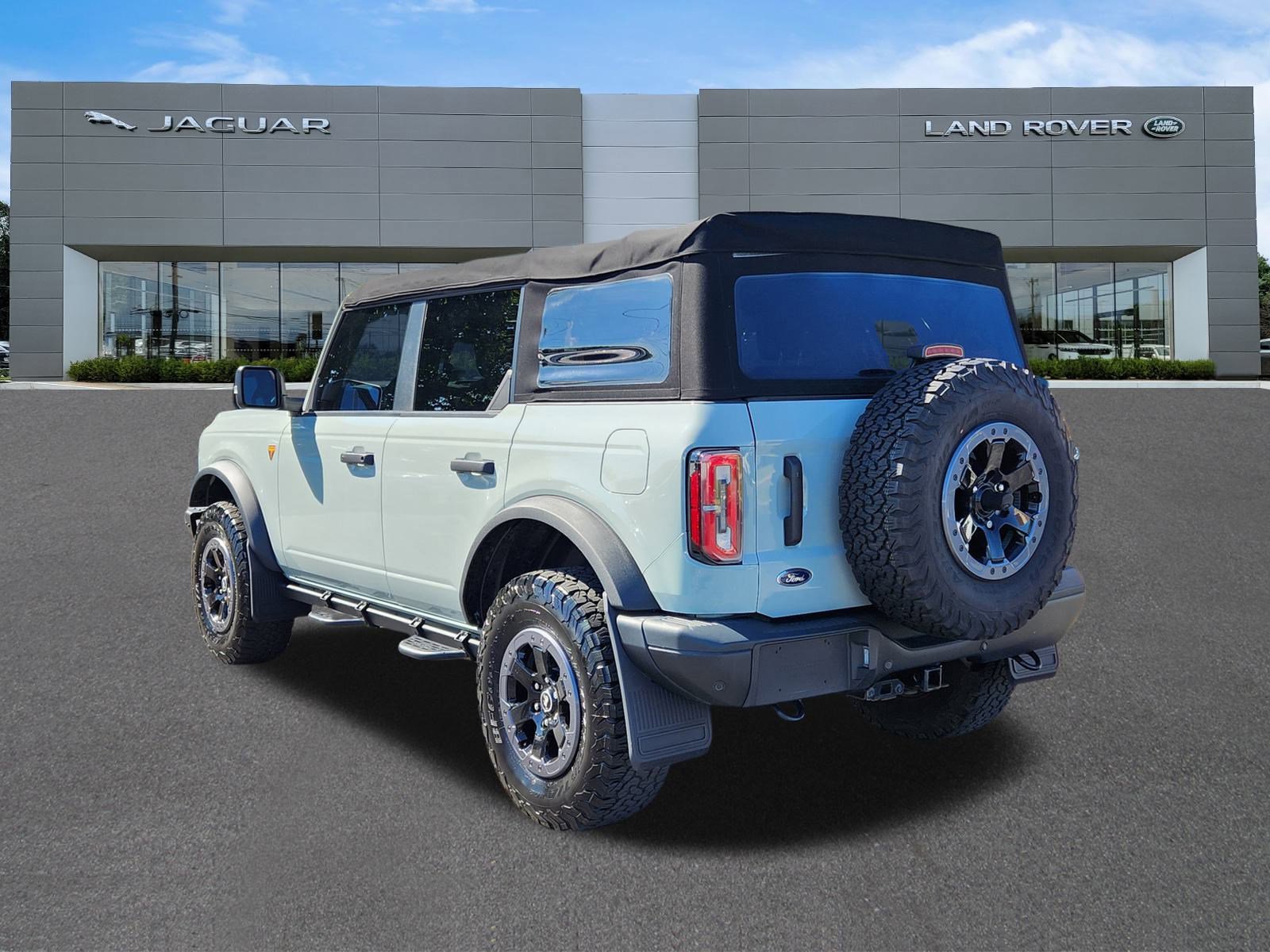 2022 Ford Bronco Badlands photo 3