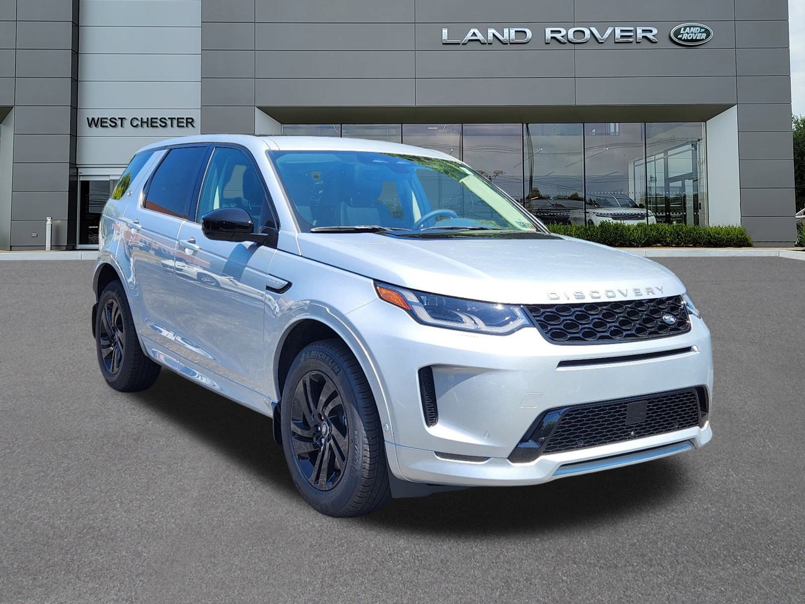 2024 Land Rover Discovery Sport S photo 2
