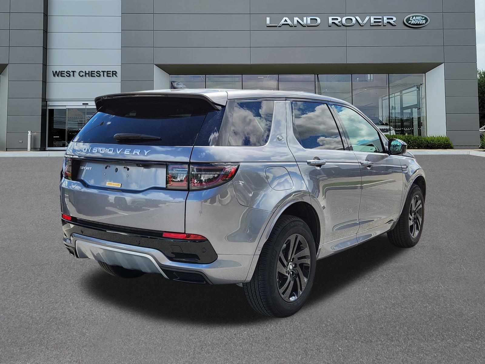 2024 Land Rover Discovery Sport S photo 4