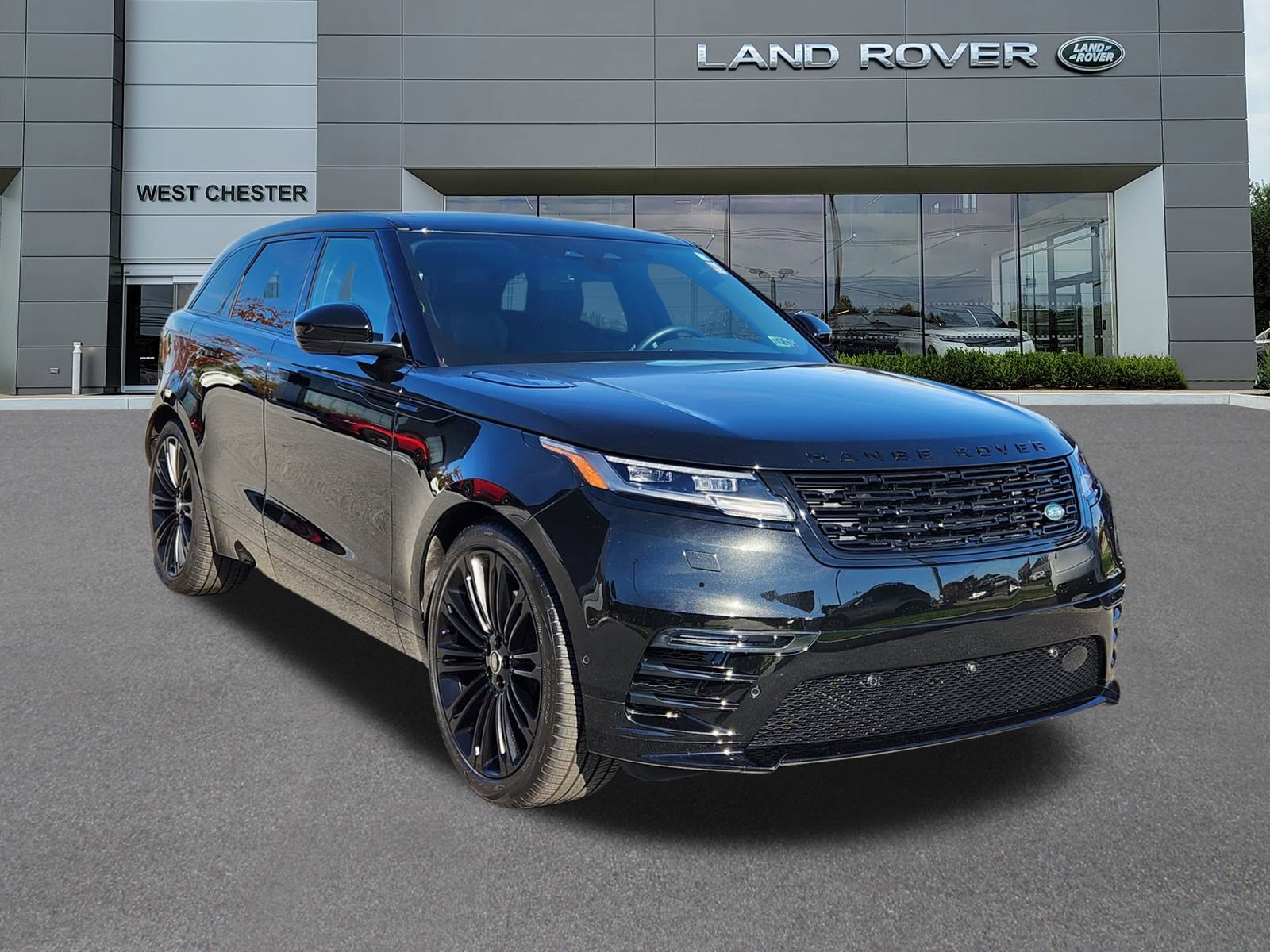 2026 Land Rover Range Rover Velar P400 Dynamic SE photo 2