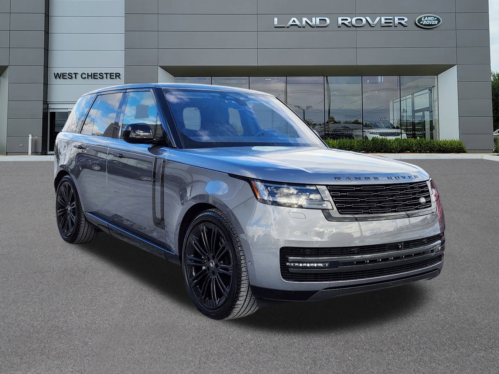 2023 Land Rover Range Rover SE photo 2